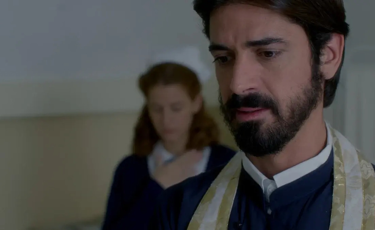 Άγιος Έρωτας: Η Χλόη δίνει συγκινητικό δώρο στον Νικόλαο ενώ ο Παύλος μαχαιρώνεται στη φυλακή