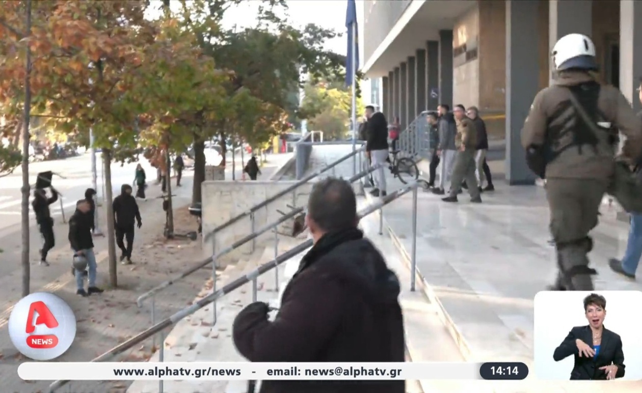 Η δίκη του Άλκη Καμπανού αναβλήθηκε ξανά