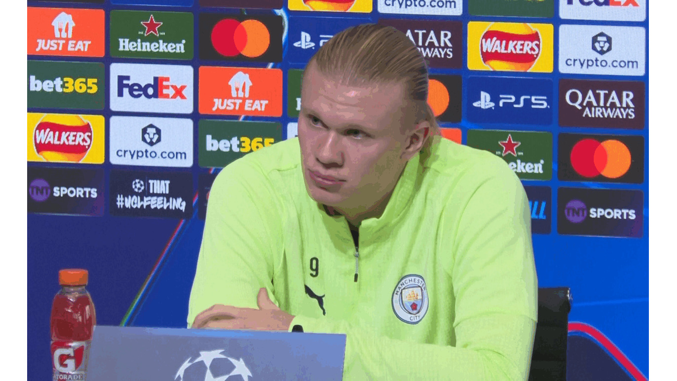 Ο Έρλινγκ Χάαλαντ παραδέχεται ότι υπάρχει απόσταση ανάμεσα σε αυτόν και τον Μέσι και τον Ρονάλντο