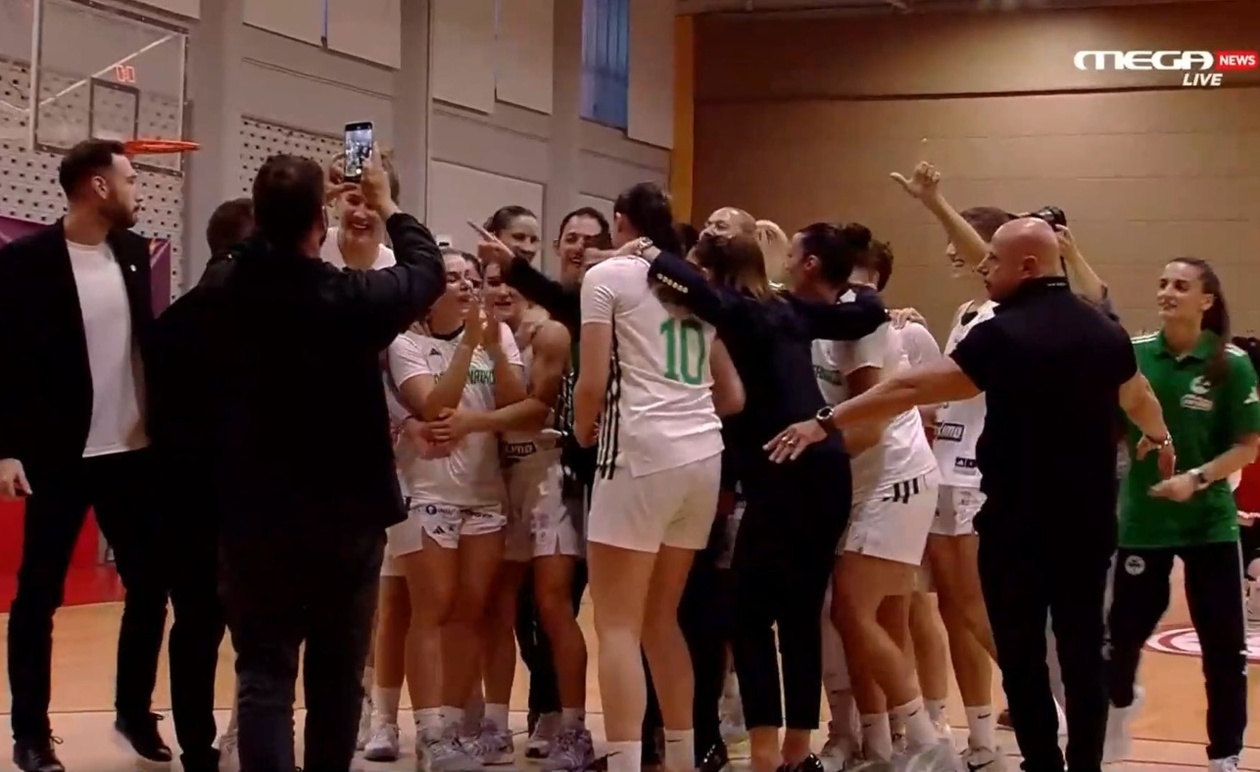 Οι πανηγυρισμοί του Παναθηναϊκού μετά το ντέρμπι