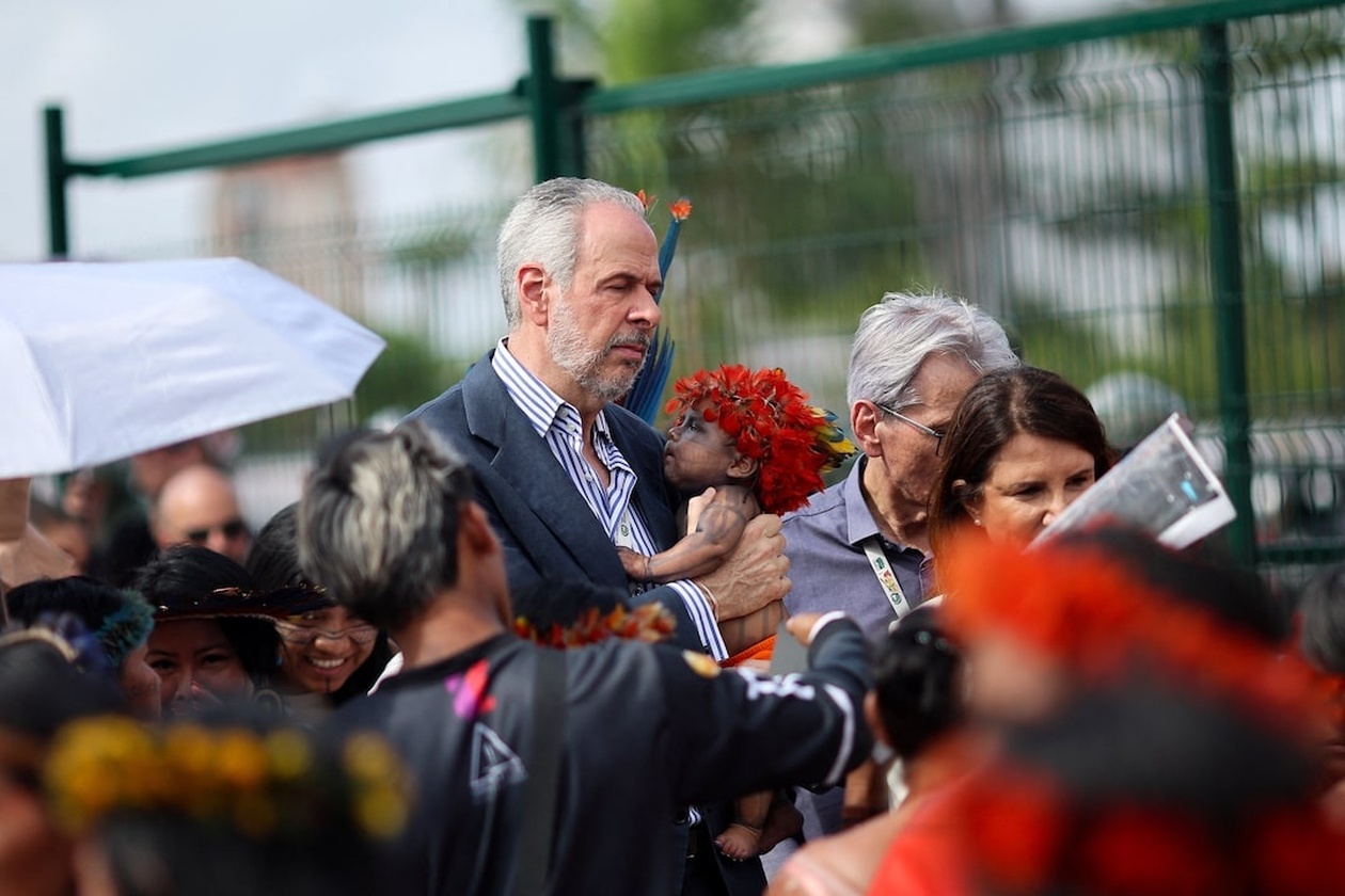 Η COP30 σε κρίσιμο σταυροδρόμι: Οι διαπραγματεύσεις για τα ορυκτά καύσιμα και ο αγώνας των αυτόχθονων πληθυσμών