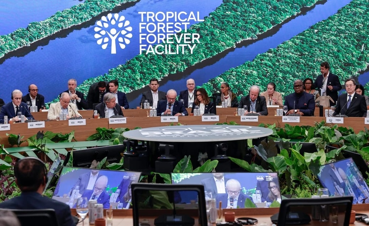 Η Βρετανία προσπαθεί να σώσει τον ρόλο της στο ταμείο τροπικών δασών COP30