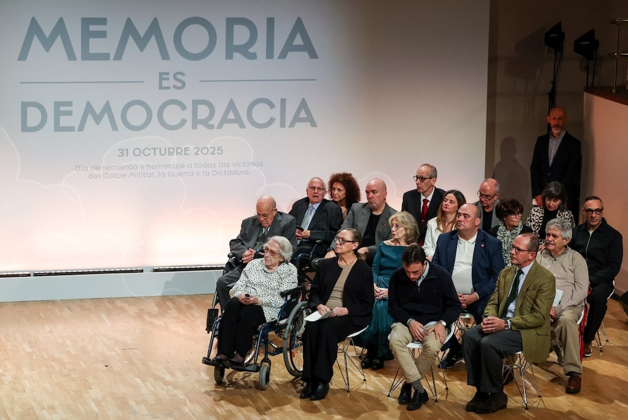 Η Ισπανία τιμά τα θύματα με αφορμή τη συμπλήρωση πενήντα ετών από τον θάνατο του Φράνκο