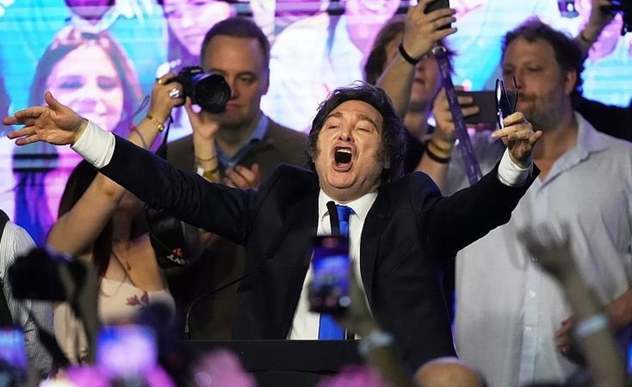 Ο θρίαμβος του Μιλέι στις ενδιάμεσες εκλογές της Αργεντινής