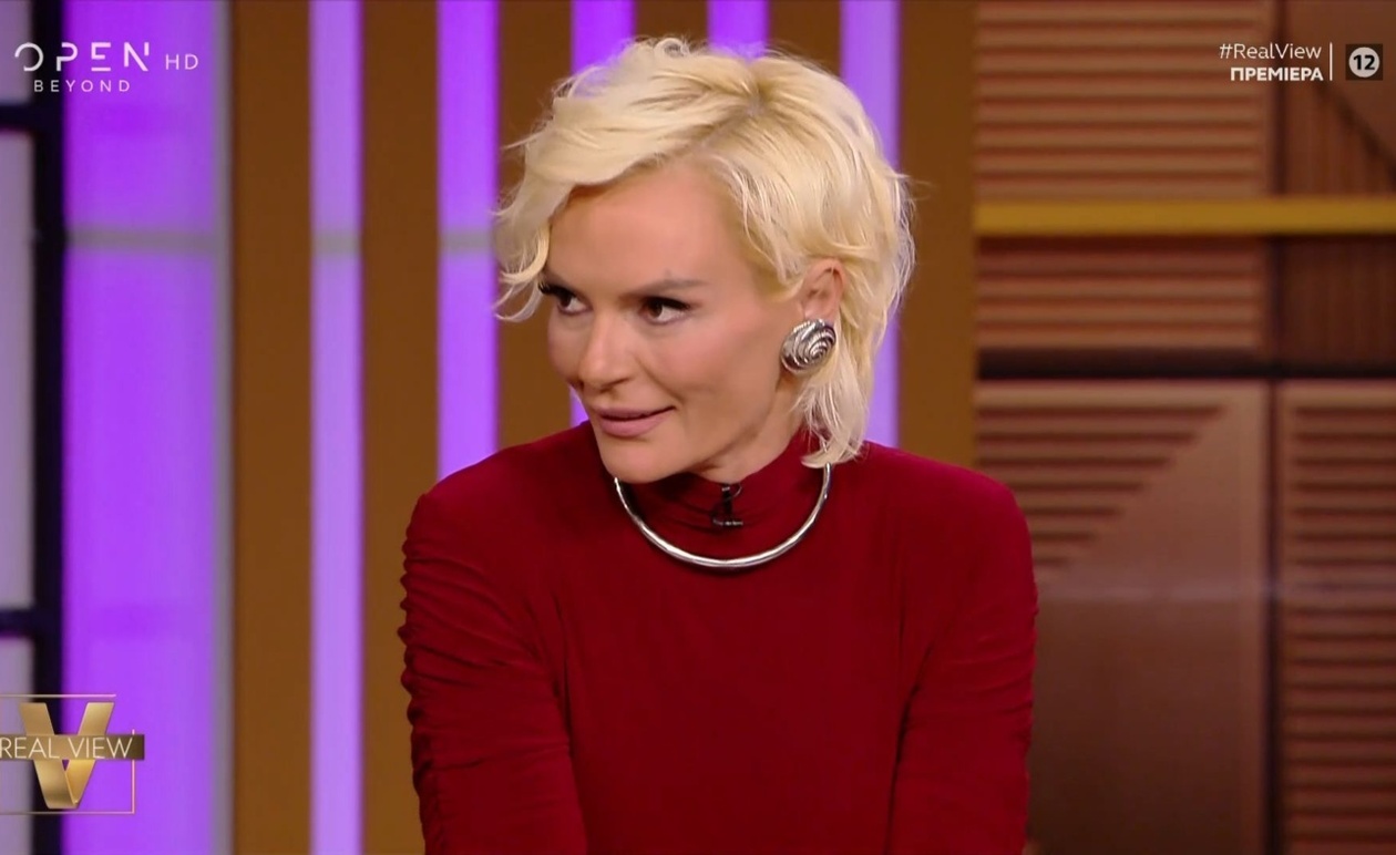 Το σχόλιο της Χριστοπούλου για την εμφάνιση της πρέσβειρας Γκιλφόιλ στην Ελλάδα