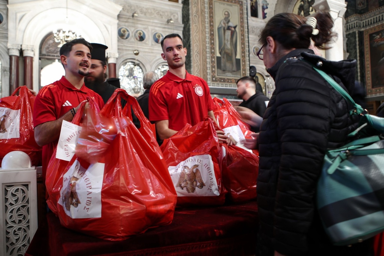 Ολυμπιακός: Η μεγάλη χριστουγεννιάτικη προσφορά του Βαγγέλη Μαρινάκη στη Μητρόπολη Πειραιά