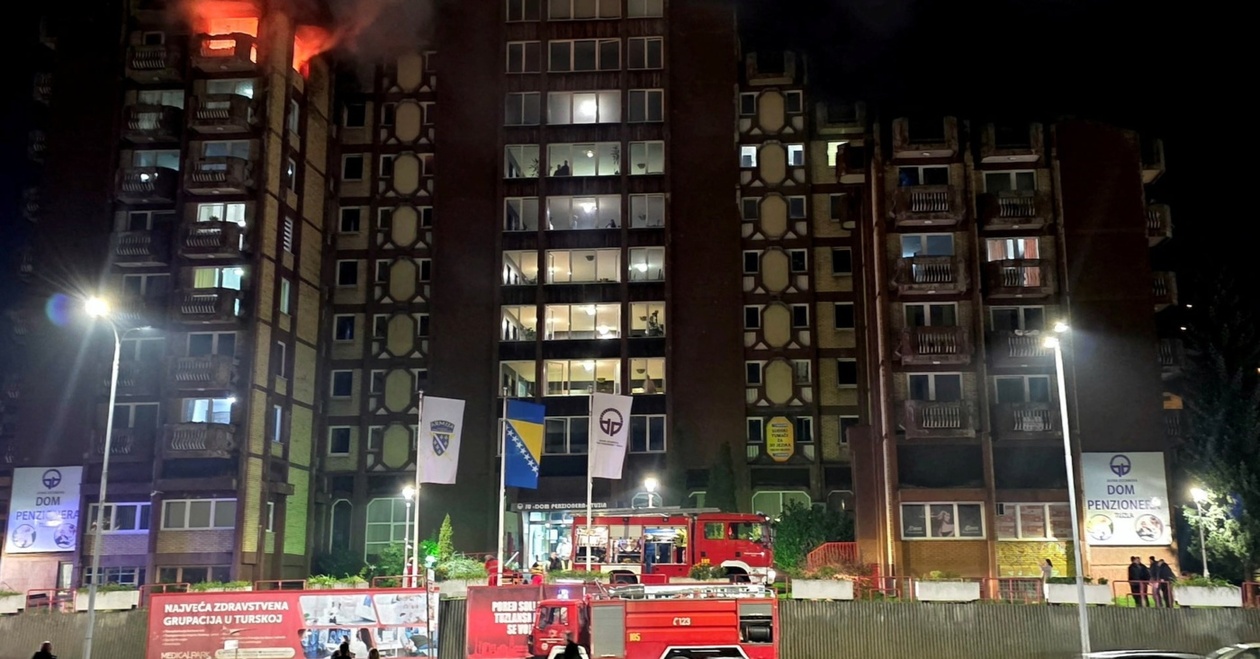 Φωτιά σε οίκο ευγηρίας στην Τούζλα της Βοσνίας προκαλεί τουλάχιστον 10 νεκρούς