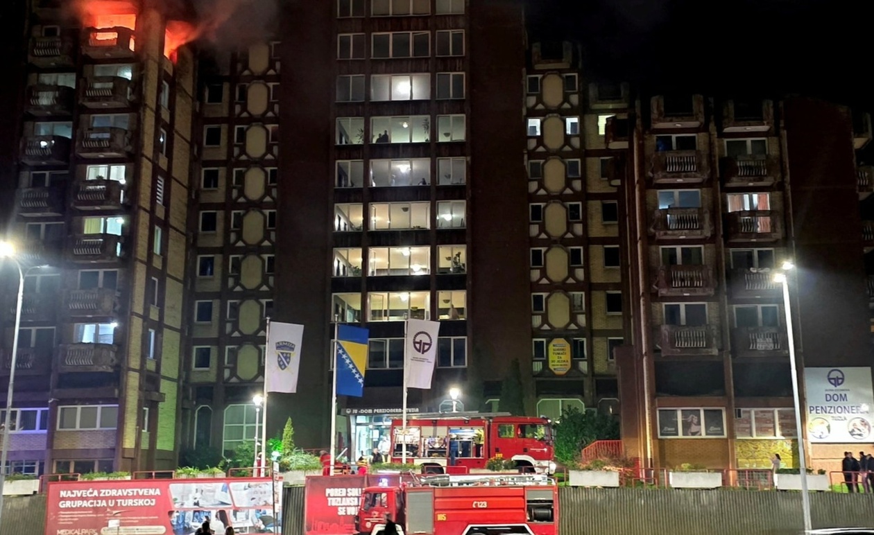 Φωτιά σε οίκο ευγηρίας στην Τούζλα της Βοσνίας προκαλεί τουλάχιστον 10 νεκρούς