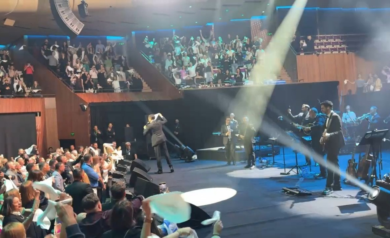 Ο Κωνσταντίνος Αργυρός σημειώνει τριπλό sold out στην Όπερα του Σίδνεϊ