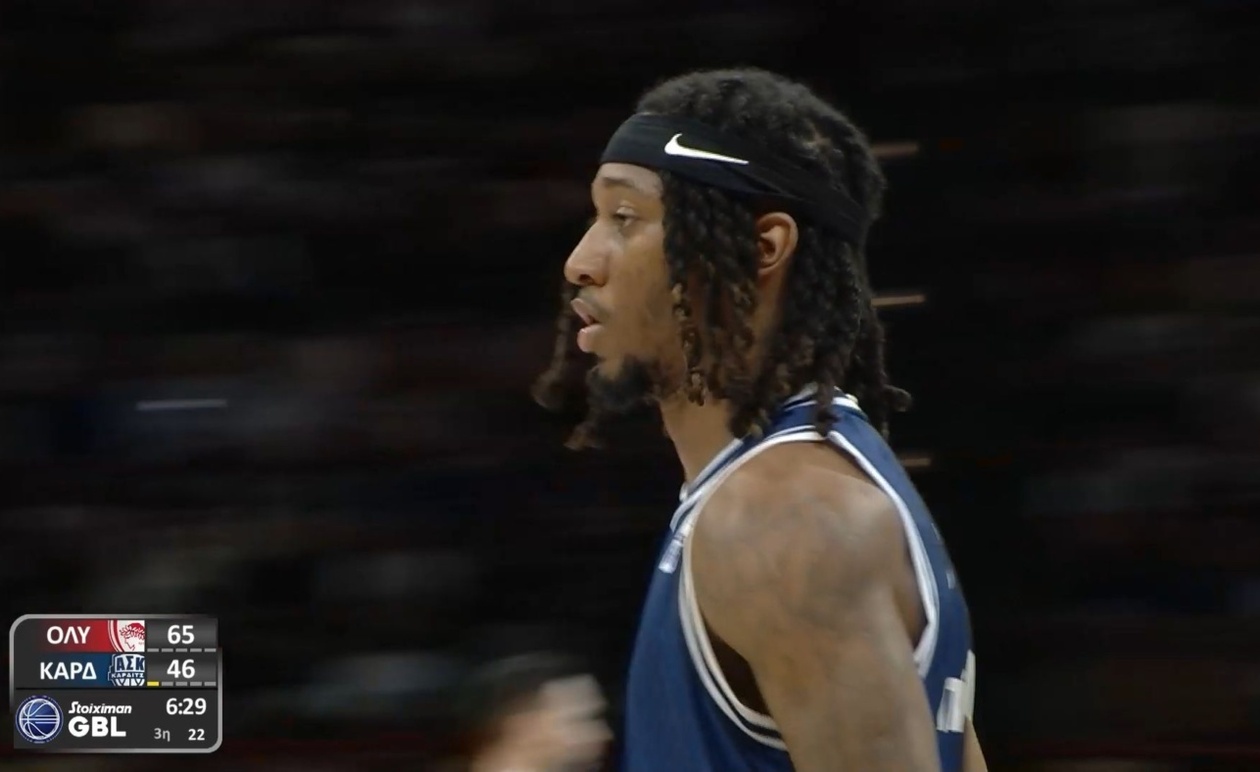 Ολυμπιακός – Καρδίτσα: Το εντυπωσιακό καλάθι του Έλις απέναντι στον Βεζένκοφ