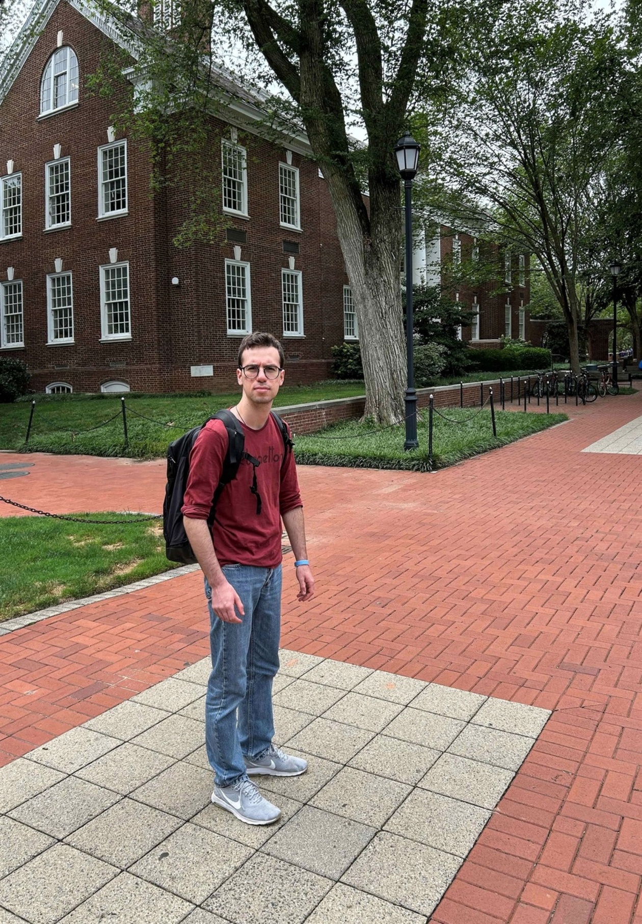 Η γέφυρα της Σχολής Θετικών Επιστημών και Μηχανικής προς τις ΗΠΑ