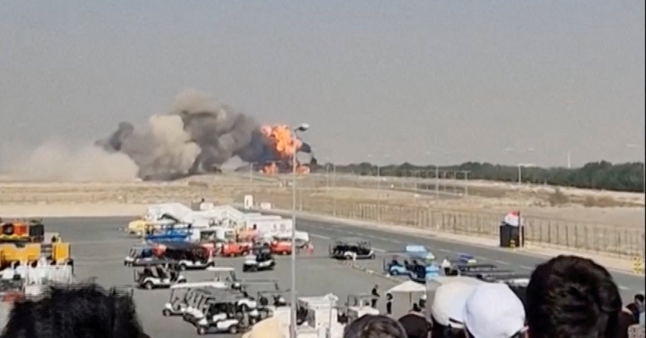 Το ινδικό μαχητικό Tejas συνετρίβη στο Dubai Airshow, σκοτώνοντας τον πιλότο