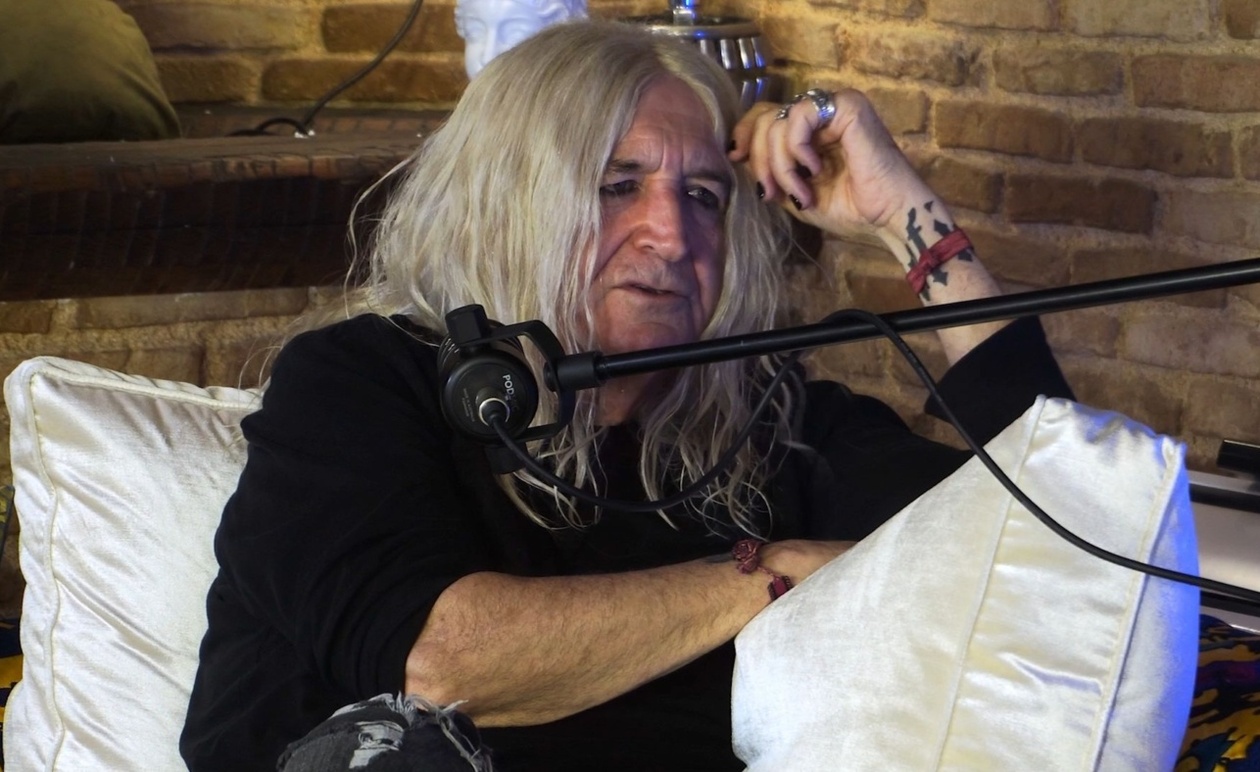 Ο Νίκος Καρβέλας μιλά για το διαζύγιο με την Άννα Βίσση