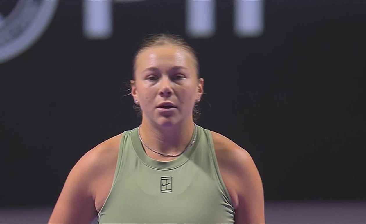 Η Ανισίμοβα ανατρέπει και κατακτά την πρώτη της νίκη στα WTA Finals