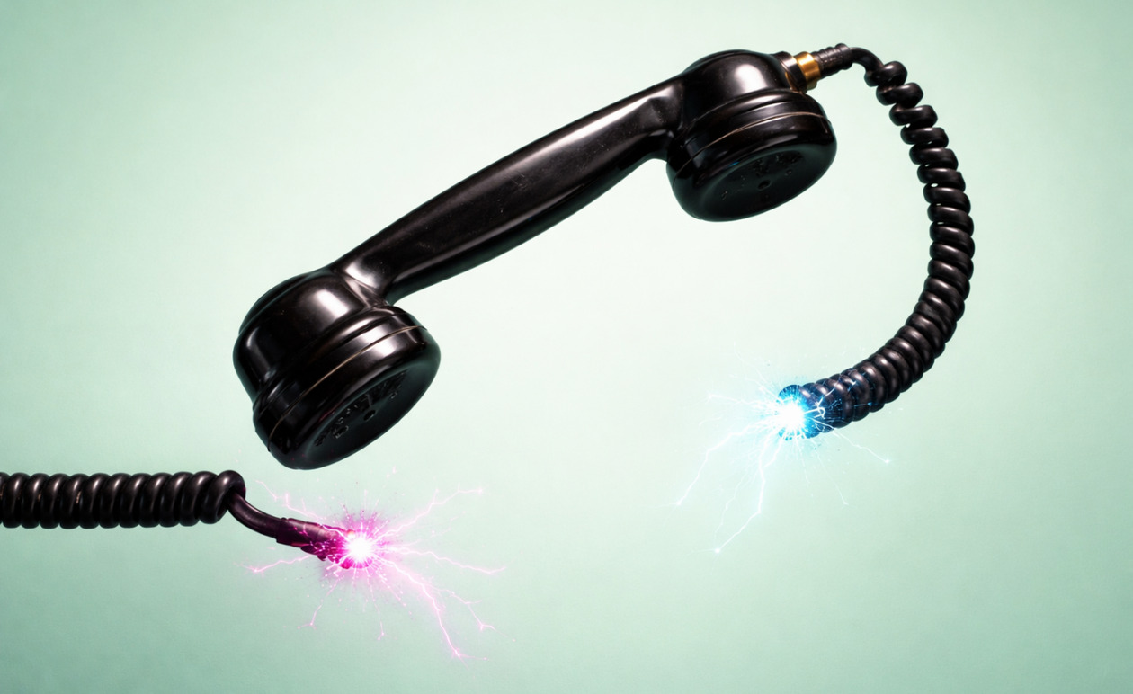 8 αδιόρατα σημάδια ότι μια οικογενειακή σχέση οδηγείται σε αποξένωση και πώς να παρέμβετε