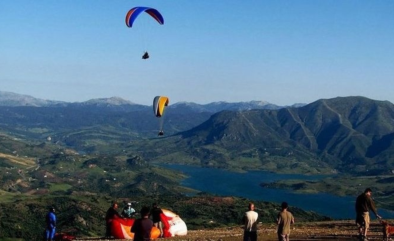 ΤΡΑΓΩΔΙΑ: ΑΛΕΞΙΠΤΩΤΑ ΠΛΑΓΙΑΣ ΣΥΓΚΡΟΥΣΤΗΚΑΝ ΣΤΟΝ ΑΕΡΑ – ΕΧΟΥΜΕ 2 ΝΕΚΡΟΥΣ