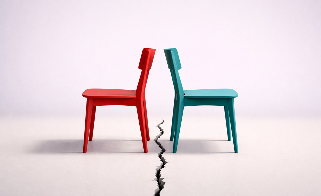 Γιατί τα αδέλφια σταματούν να μιλάνε: Η ψυχολογία πίσω από τους «ρόλους» που διαλύουν τις σχέσεις