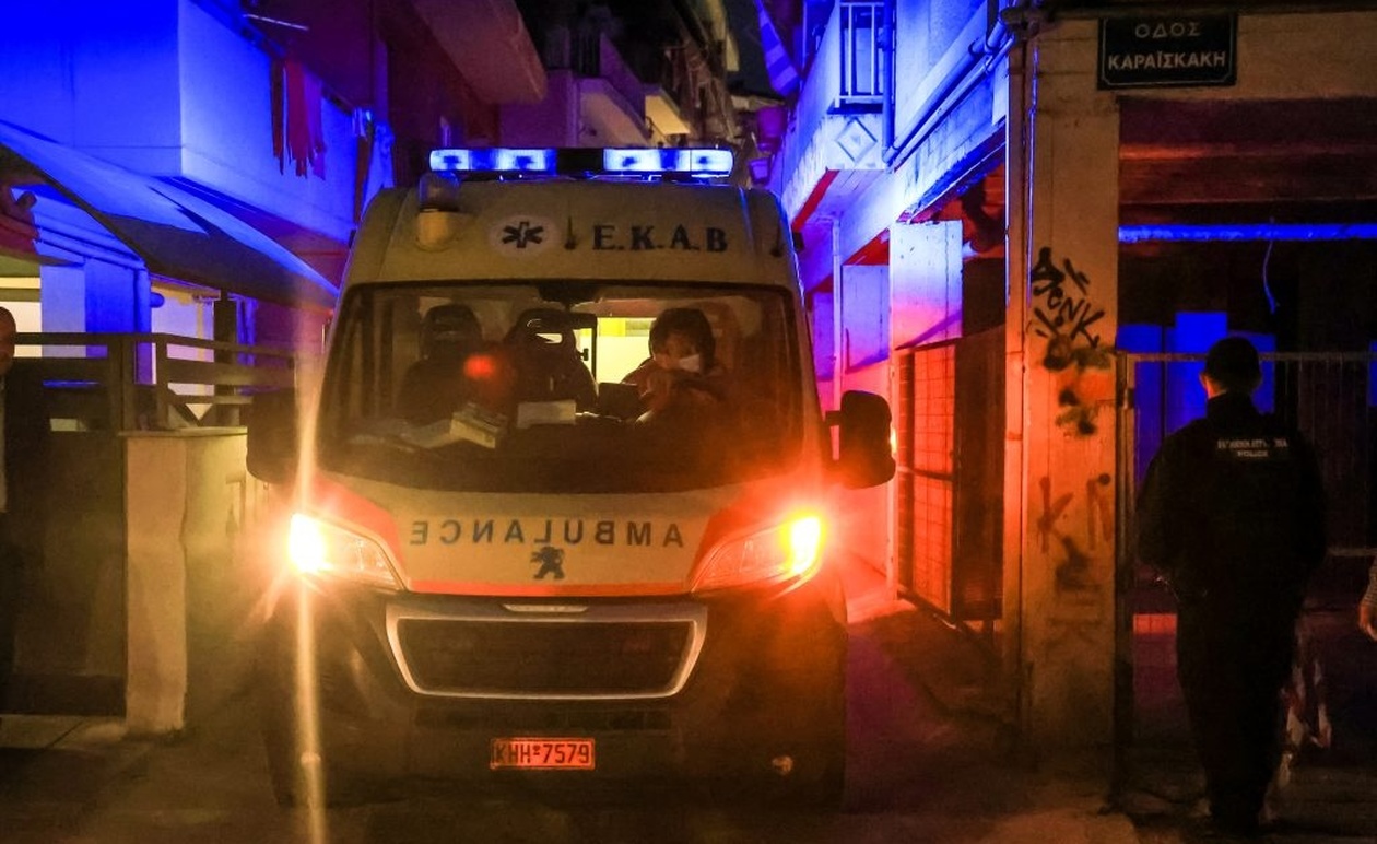 Φρικτή τραγωδία τώρα στη χώρα μας – Νεαρός έπεσε από τον τέταρτο όροφο πάνω σε κάγκελα