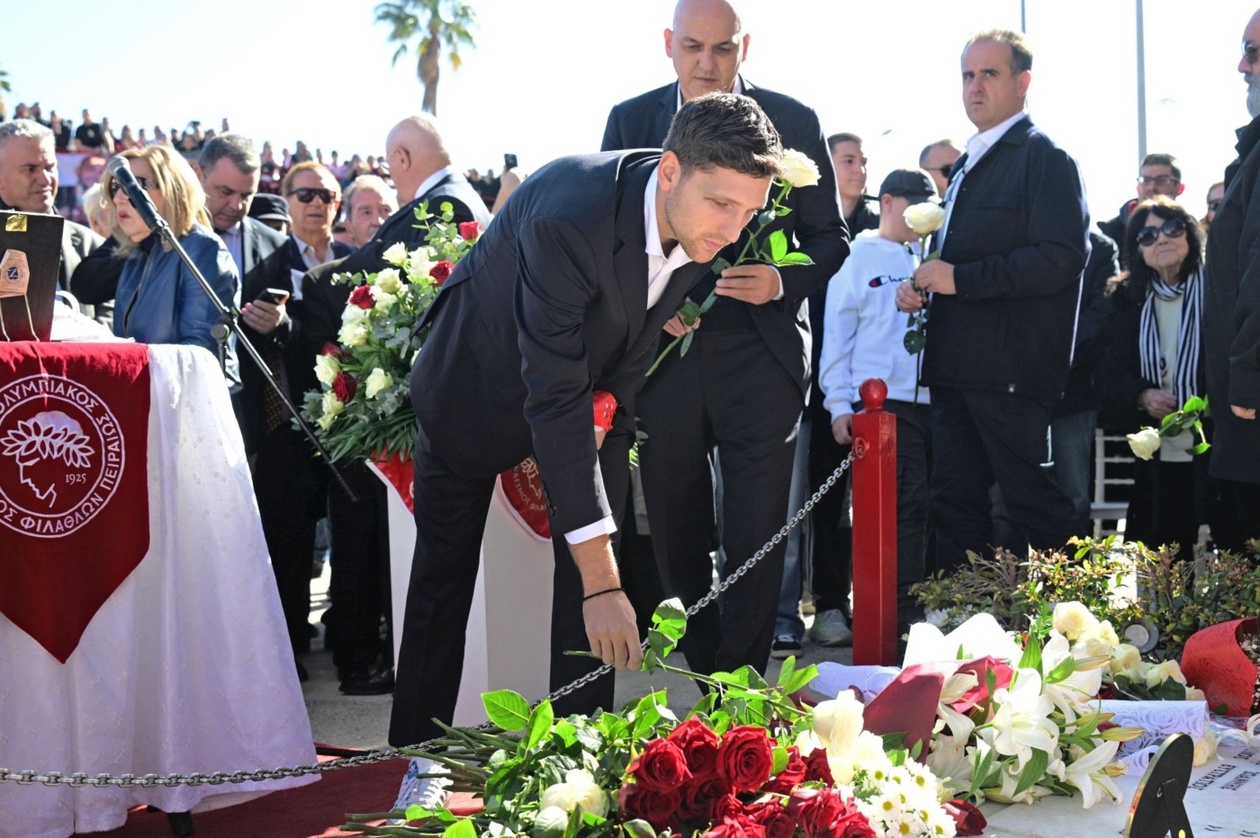 Ολυμπιακός: 45 χρόνια από την τραγωδία της Θύρας 7 – Το συγκινητικό μνημόσυνο στο Καραϊσκάκη