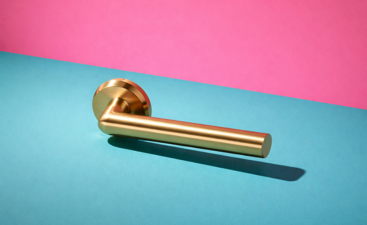 8 λεπτές συμπεριφορές που εκπέμπουν πλούτο και κύρος πριν καν μιλήσετε