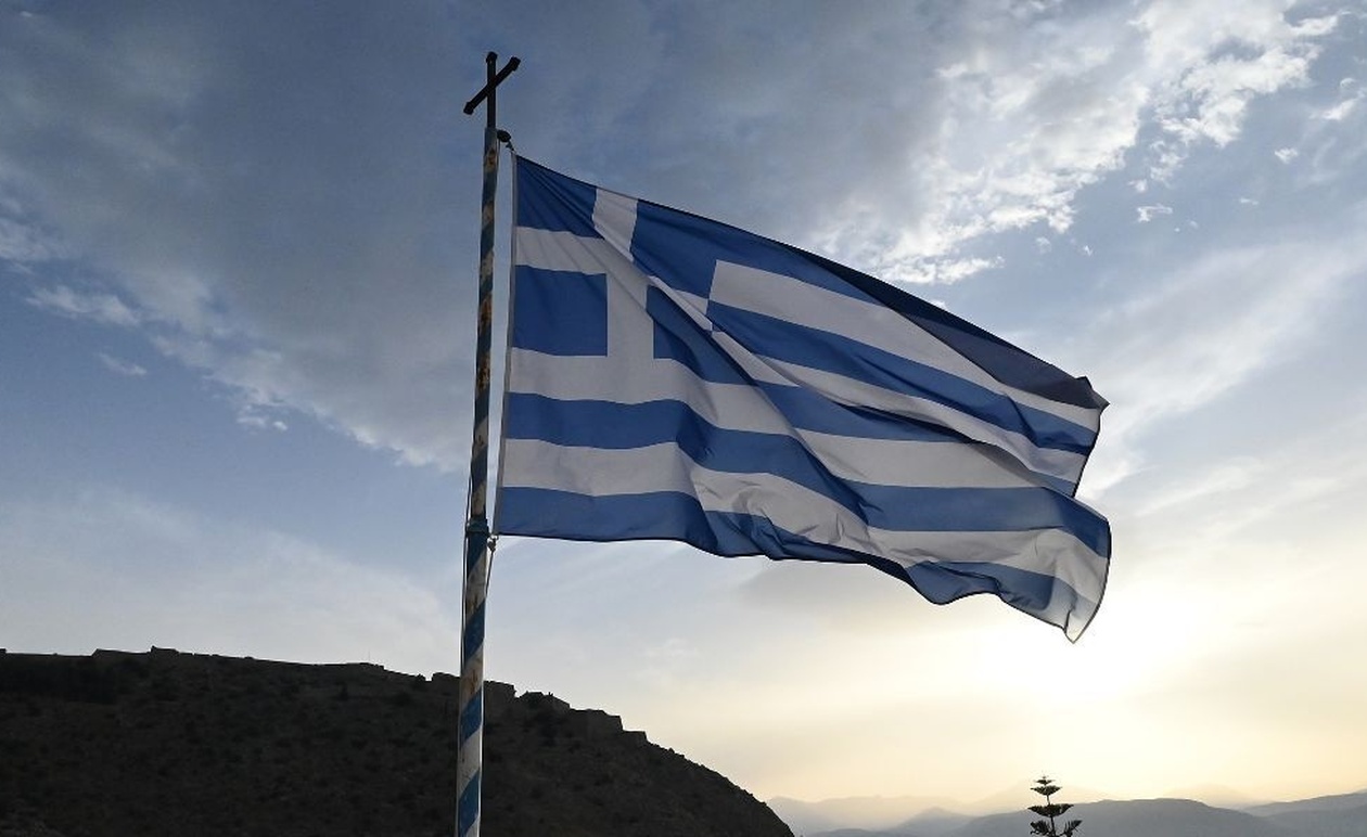 28η Οκτωβρίου: Συγκινούν οι μαθητές που απέδωσαν τον εθνικό ύμνο στη νοηματική γλώσσα – Βίντεο