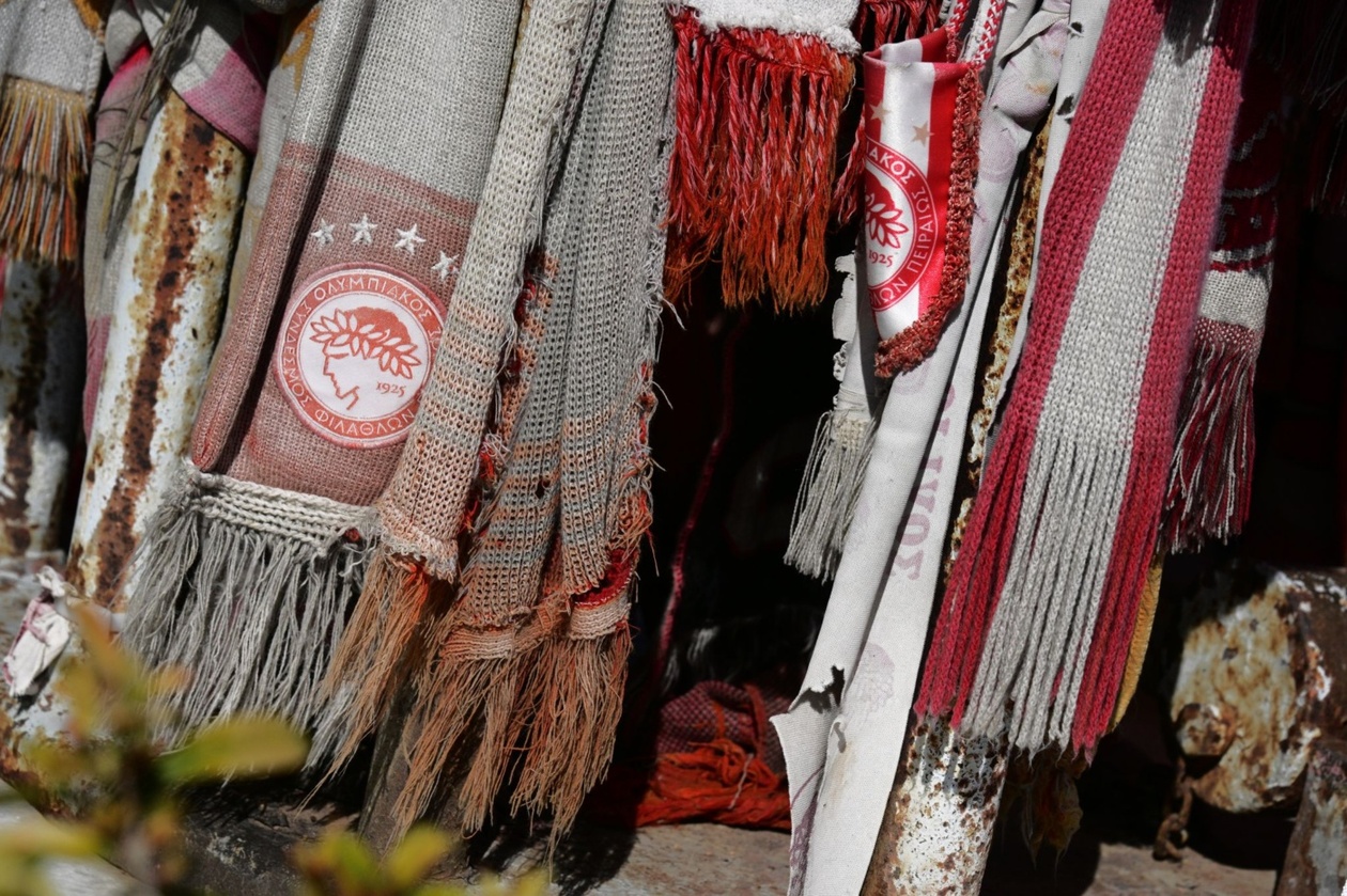 Ολυμπιακός: 45 χρόνια από την τραγωδία της Θύρας 7 – Το συγκινητικό μνημόσυνο στο Καραϊσκάκη