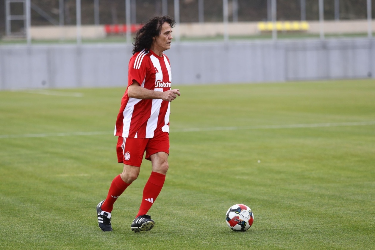 Ολυμπιακός: Οι Βετεράνοι τίμησαν τη μνήμη του Μιλτιάδη Μαρινάκη στο Κερατσίνι