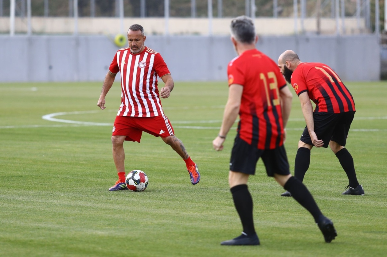 Ολυμπιακός: Οι Βετεράνοι τίμησαν τη μνήμη του Μιλτιάδη Μαρινάκη στο Κερατσίνι