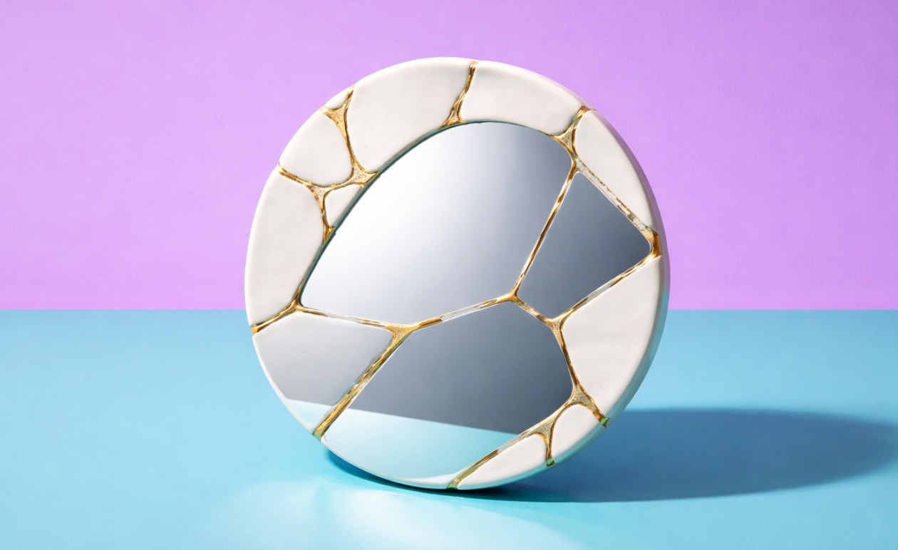 Γιατί η απώλεια ενός φίλου στη μέση ηλικία πονάει όσο ένας χωρισμός: Η επιστήμη πίσω από το βουβό πένθος