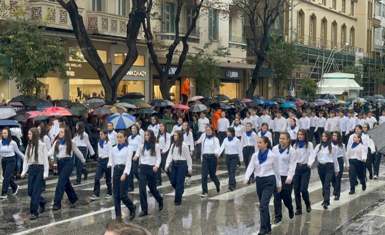 «Κλείδωσε» τον καιρός της 28ης Οκτωβρίου ο Μαρουσάκης: Άσχημα τα νέα για την παρέλαση – Τι θα γίνει Αθήνα και Θεσσαλονίκη – Η πρώτη εκτίμηση
