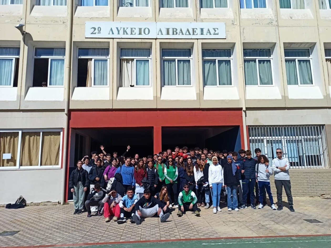 Παναθηναϊκός: Η «πράσινη» επίσκεψη στο 2ο Λύκειο Λιβαδειάς και το πινγκ πονγκ με τους μαθητές