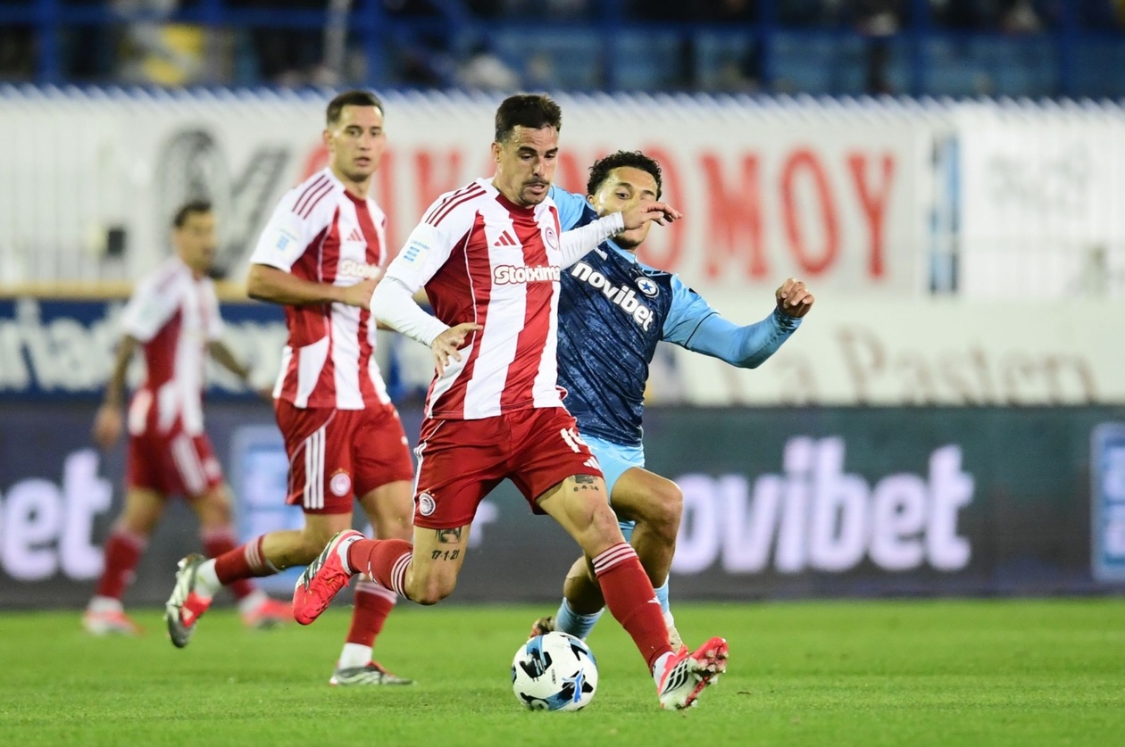 Ατρόμητος – Ολυμπιακός 0-2: «Διπλό» κορυφής στο Περιστέρι με Μαρτίνς και Ταρέμι