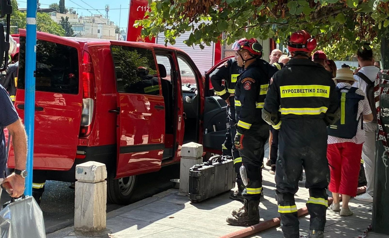 ΕΚΤΑΚΤΟ ΤΩΡΑ: ΚΑΤΑΡΡΕΥΣΗ ΚΤΗΡΙΟΥ ΣΤΟ ΚΕΝΤΡΟ ΤΗΣ ΑΘΗΝΑΣ – ΔΥΣΤΥΧΩΣ ΕΧΟΥΜΕ