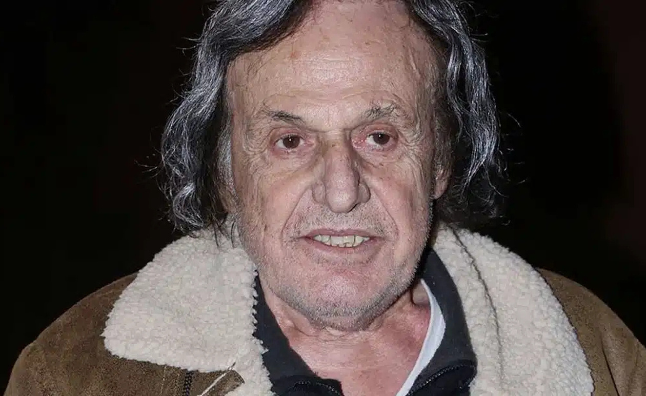 Ντροπή και αίσχος! Η απαράδεκτη φωτογραφία του Βασίλη Παπακωνσταντίνου που κάνει τον γύρω του διαδικτύου