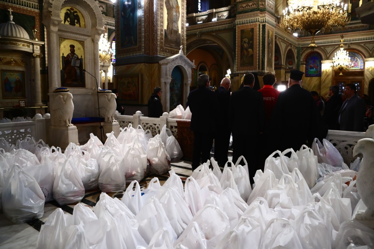Ολυμπιακός: Η έμπρακτη στήριξη του Βαγγέλη Μαρινάκη στο κοινωνικό έργο της Μητρόπολης Πειραιά