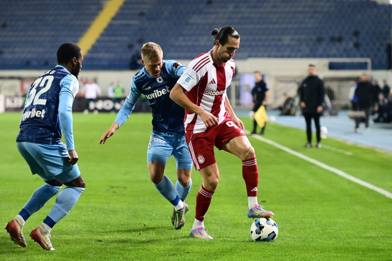 Ατρόμητος – Ολυμπιακός 0-2: «Διπλό» κορυφής στο Περιστέρι με Μαρτίνς και Ταρέμι