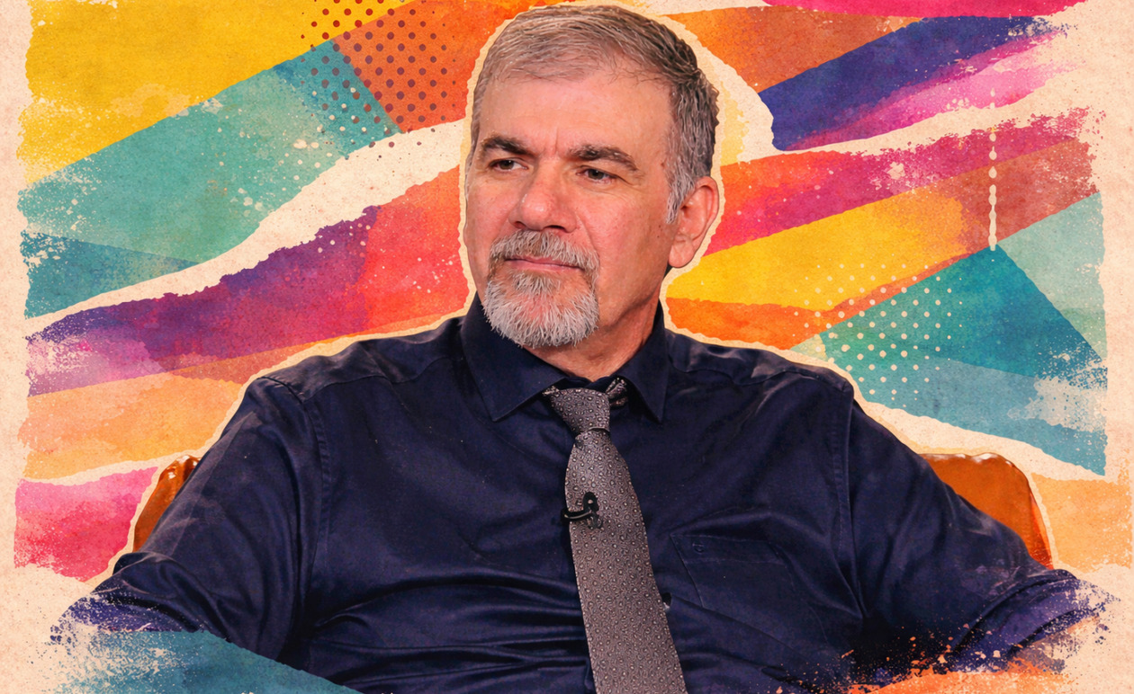 Δημήτρης Σταρόβας: Δίνει αμοιβή σε όποιον βρει τη φωτογράφησή του στο Playboy με κίτρινο μαγιό