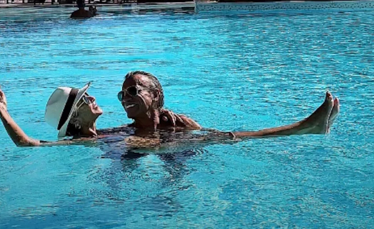 Χαμός με την Άννα Βίσση: Ούτε με τον Καρβέλα ούτε με την Κούστα – Δείτε με ποιον άντρα βρίσκεται αγκαλιά στο Μαρόκο
