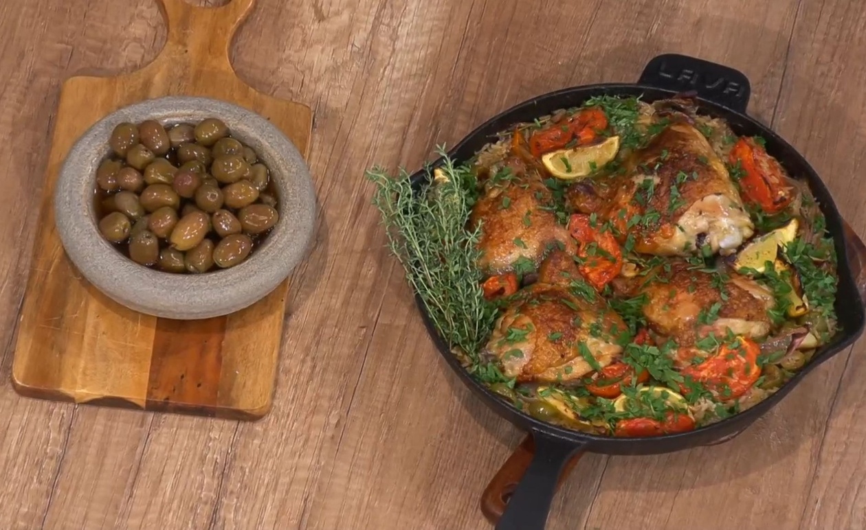 Κοτόπουλο Καπαμά: Ένα Γαστρονομικό Ταξίδι με Ελιές Χαλκιδικής και Άρωμα Ελλάδας