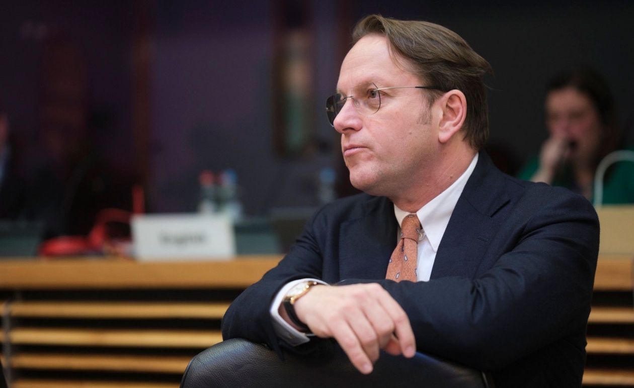 Σκιές κατασκοπείας στις Βρυξέλλες: Η Ευρωπαϊκή Επιτροπή αντιμέτωπη με οργή για την ουγγρική υπόθεση