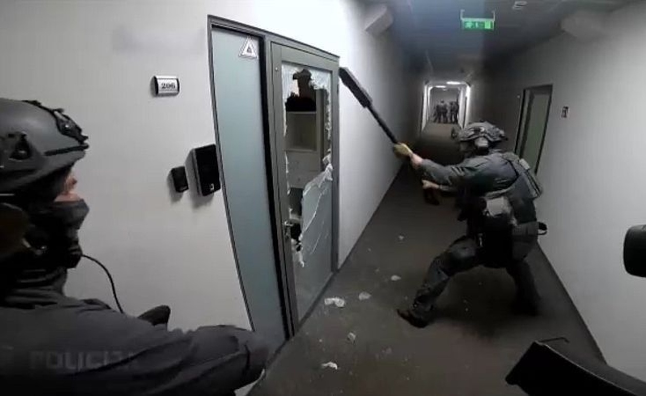 Η εξάρθρωση μεγάλου δικτύου διαδικτυακής απάτης στη Λετονία