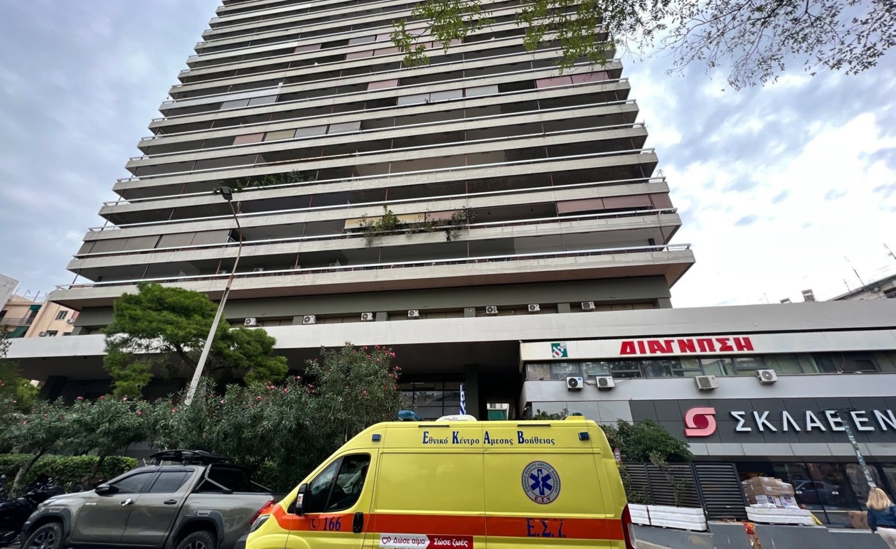 Ο θάνατος άνδρα μετά από πτώση από μπαλκόνι πύργου στο κέντρο της Αθήνας