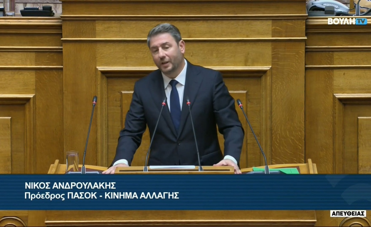Ανδρουλάκης κατά Μητσοτάκη: Κατηγορίες για εργαλειοποίηση του Άγνωστου Στρατιώτη και διχασμό