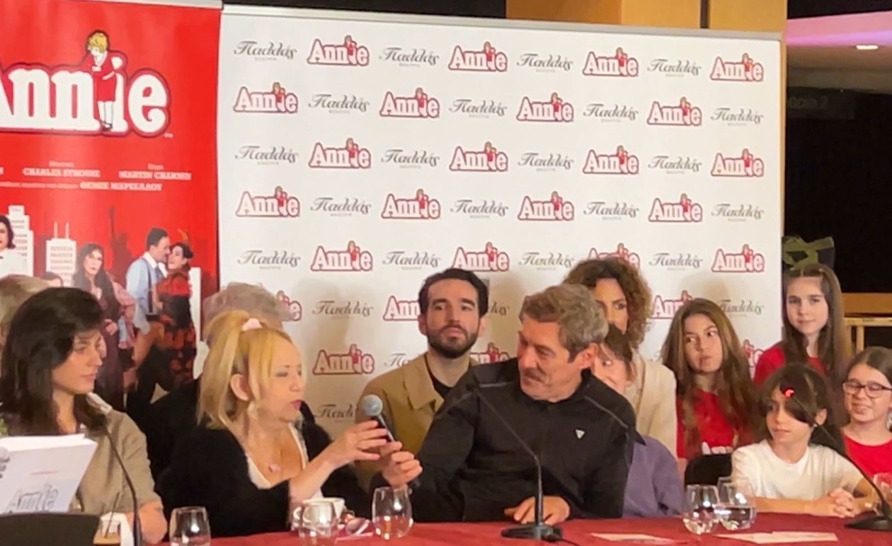 Πρεμιέρα για το «Annie» στο Παλλάς: Ο Γιάννης Στάνκογλου ενσαρκώνει τον Όλιβερ Γουόρμπακς